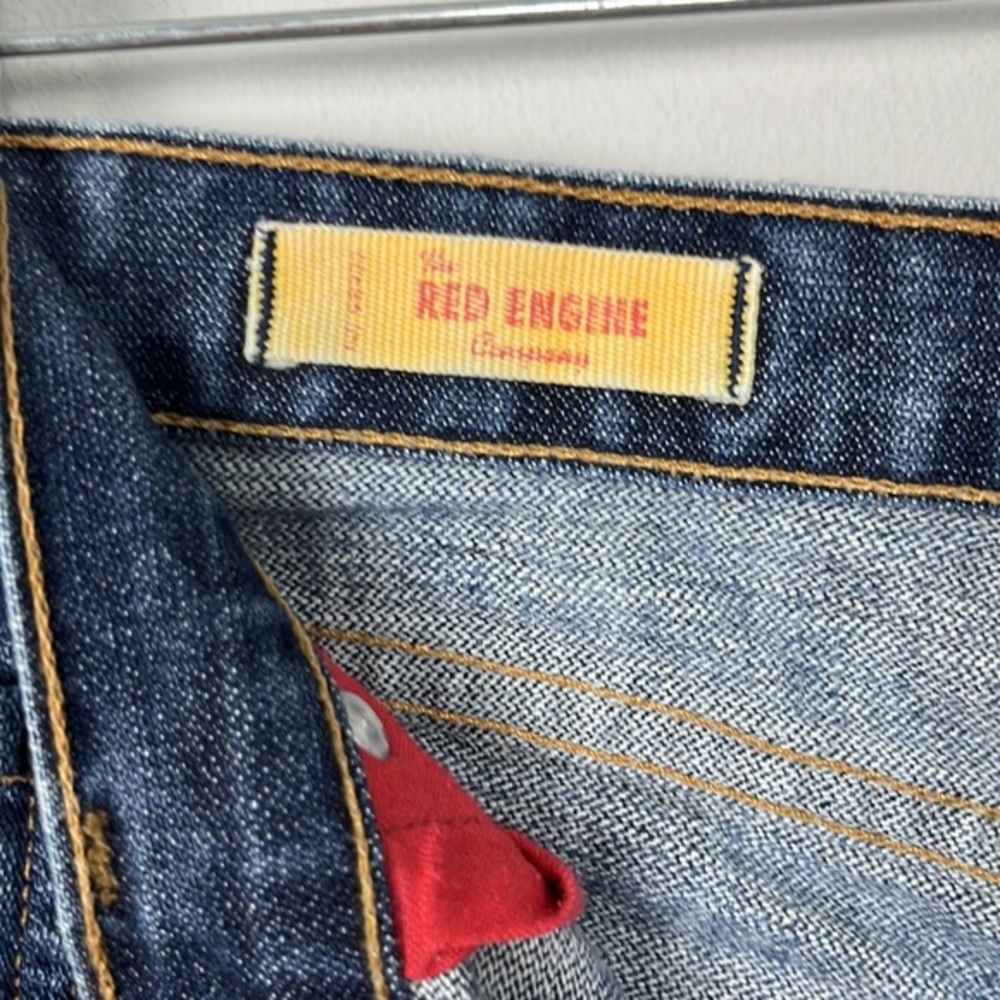 Red Engine 28 - Picture 5 of 7